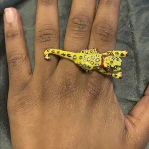 Jaguar two finger ring